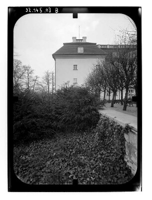 Berlin-Köpenick. Schloß (1677-1681; R. v. Langerfeld). Hofansicht (Teilansicht)
