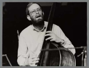 Jacek Bednarek : Portrait des Bassisten Jacek Bednarek beim 26. Jazz Jamboree Warschau 1984