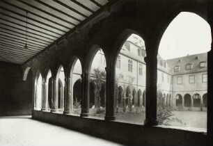 Frankfurt am Main, Karmelitenkloster : Frankfurt am Main. Ehemaliges Karmelitenkloster. Kreuzgang