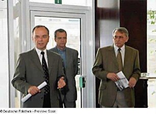 Begrüßungsansprache von Ulrich Prasser (Hotel Mercure Newa), daneben Wolfgang Hesse (SLUB/Deutsche Fotothek) und Prof. Jürgen Hering (SLUB)