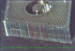 Seitenwand eines Mikrospektrometers am Institut für Mikrostrukturtechnik (IMT)