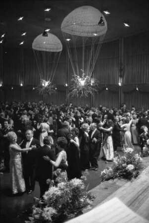 Luftwaffenball 1975 in der Garten- und Schwarzwaldhalle
