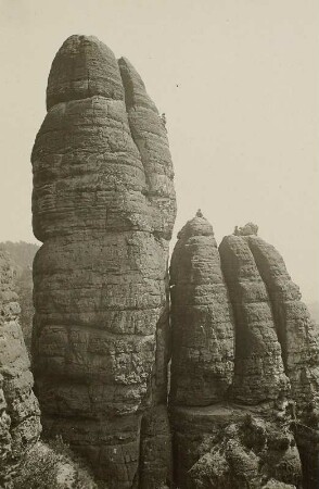 Elbsandsteingebirge. Schrammsteine. Kletterer an der Jungfer