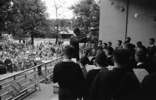 Konzert des Knabenchors "Les petits chanteurs" aus Nancy im Stadtgarten.