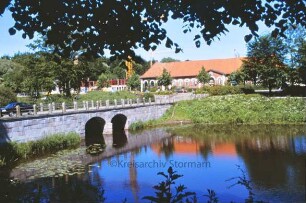 Schloßbrücke, dahinter Marstall