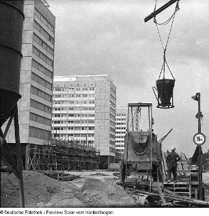 Prager Straße, Bau der Hotels