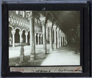 Ravenna, S. Apollinare Nuovo : Innenraum (Langhaus)