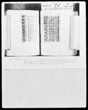 Stundenbuch — Textseite mit Initialen, Folio 177 recto