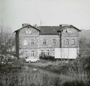 Freital-Zauckerode. Wohnhaus, Straße der Befreiung 57. Gartenseite