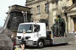 Denkmal für König Friedrich August I., den Gerechten : Dresden-Altstadt, Schloßplatz. Errichtung und feierliche Einweihung des Denkmals für König Friedrich August I., den Gerechten (1827-1843; E. Rietschel, Kunstgießerei Lauchhammer)