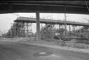 Provisorische Holzbrücke beim Westbahnhof