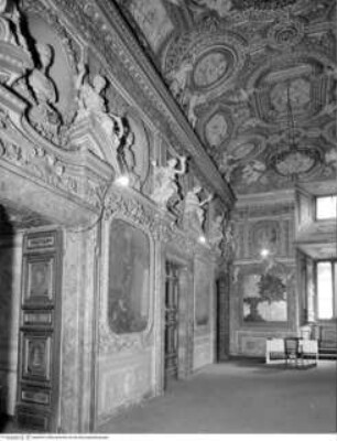 Palazzo Borghese alla Ripetta, Erdgeschoss