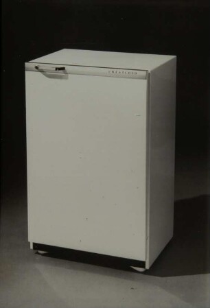 Prestcold Haushaltskühlschrank "D301 Packaway" von Charles Longman und Eduard Wilkes