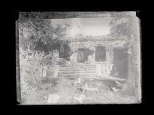 [Palenque. - Palacio principal. - Primer Patio.]