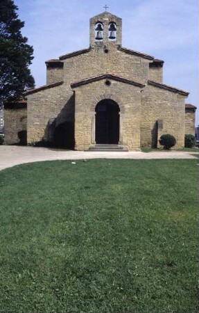San Julián de los Prados & Santullano