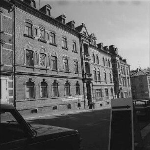 Treuen, Kreis Auerbach. Karl-Liebknecht-Straße 16. Wohnhaus, (erb. um 1900). Straßenansicht