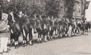 Gruppenbild Neusser Reitercorps 1935