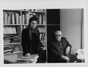 Chefsekretärin Christa Guse und Dr. Erhard Frommhold, Cheflektor des Verlags der Kunst