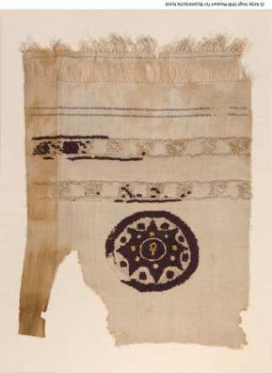 Fragment eines Tuches oder einer Decke mit Noppenmuster