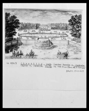 Chantilly, Park, Rundes Bassin mit Kaskade