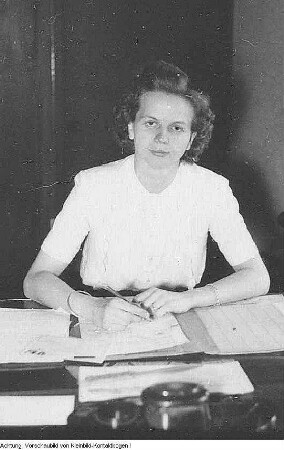 Ursula Sellke, Sekretärin, 1950