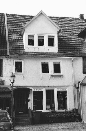 Wohnhaus, Fachwerk; Wächtersbach, Marktplatz 8