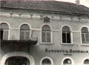 Gasthaus mit eingemauerten Kanonenkugeln in Hochkirch (1758 Schlacht bei Hochkirch) : Korčma w Bukecach
