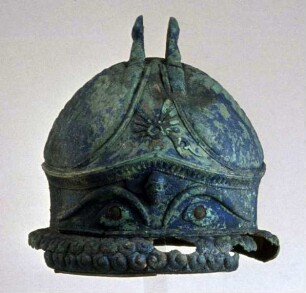 Etruskischer Prunkhelm