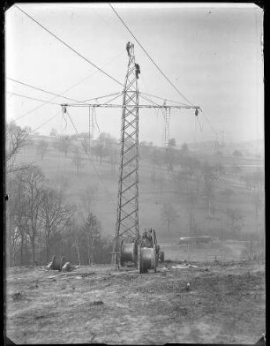 Mühlacker-Karlsruhe, Bahnstromleitung, Überlandleitung für Elektrifizierung, Ziehen von Drähten, Mast 88/89