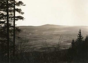 Erzgebirge. Blick vom Scheibenberg zum Fichtelberg (1215 m)