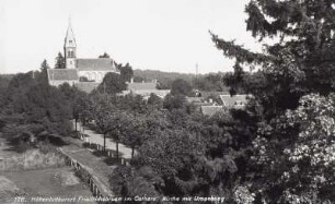 Kirche Dietrich Bonhoeffer : Ortsmitte mit Dorfkirche (Kirche Dietrich Bonhoeffer)