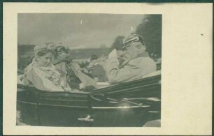 Großherzog Friedrich I. und Großherzogin Luise mit Kaiser Wilhelm II. in offener Kutsche.