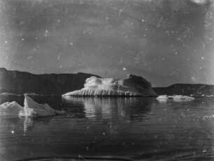 Eisberg : Eisberg im Uummannaq Fjord.