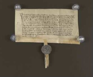 1466 Juni 28. Johannes Uffele, Priester und Verwahrer des Altarlehens der 10000 Ritter in Unseren lieben Frauenkirche auf der Neustadt Lemgo löst 14 Mark an diesem Altar aus einem städtischen Rentenbrief lastend auf dem Haus des Herman Vuring in der Neustadt) ab, den er von Aleke, Witwe des Bartold de Lewen, erhalten hatte.