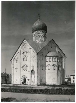 Nowgorod (Weliki Nowgorod), Russland. Kirche der Verklärung des Erlösers (Spasso-Preobrashenie) an der Ilja-Straße, Südseite und Apsis