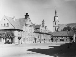 Rothenburg in der Oberlausitz, Marktplatz : Rothenburg/Oberlausitz, Marktplatz 1. Rathaus mit Blick zur Stadtkirche