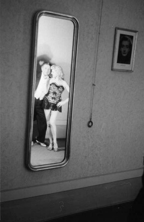 Szenenbilder aus der Operette "Die Kinokönigin" von Jean Gilbert am Metropol-Theater Berlin
