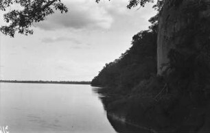 Rio Paraná : Sandsteinhochufer des Rio Paraná auf der Seite Mato Grossos.