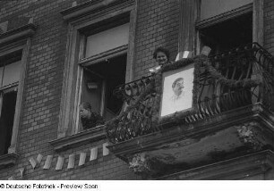 Sichtwerbung für die Leipziger Herbstmesse 1951 an einem Leipziger Haus