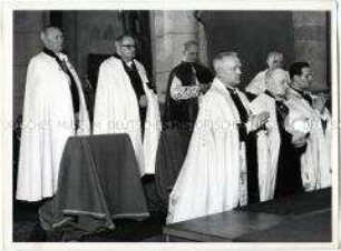 Konrad Adenauer wird Ehrenritter des Deutschen Ordens