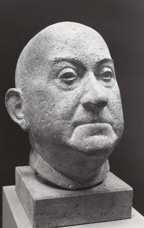 Kopf Prof. Rudolf Mauersberger (1889-1971; Kreuzkantor). Skulptur von Harald Stephan, Dresden 1971. Zementguß; Höhe 42 cm. Dresden: VII. Kunstausstellung der DDR 1972