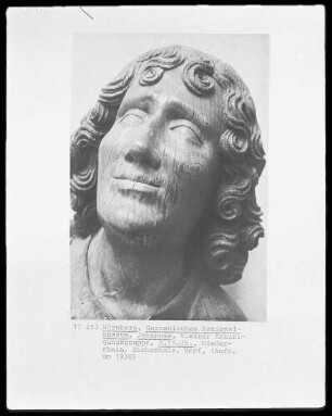 Kreuzigungsgruppe — Johannes