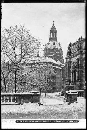 Dresden im Schnee, Blick zur Frauenkirche