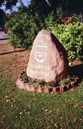 Gedenkstein zum 750. Jubiläum der Gemeinde