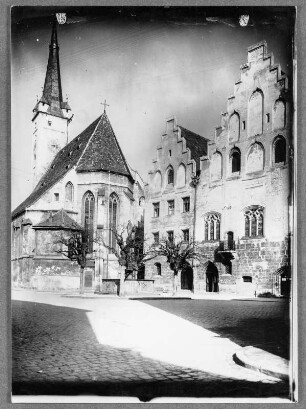 Am Rathaus und Kirche in Wasserburg am Inn