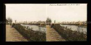 Promenade am Arno Ufer mit Blick zur Hängebrücke, Florenz