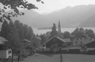 Schliersee: Blick von der Höhe auf Ort und See
