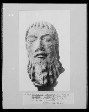 Fragment eines Kopfes