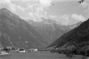 Unten im Tal : Siedlung in einem Tal.