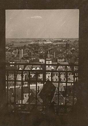 Freiberg. Blick vom Petrikirchturm zum Donatsturm